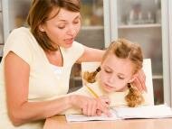 Советы родителям первоклассников: Нужно ли помогать ребенку с домашним заданием?