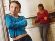 Детская психология: Почему ребенок начинает бунтовать и упрямиться?